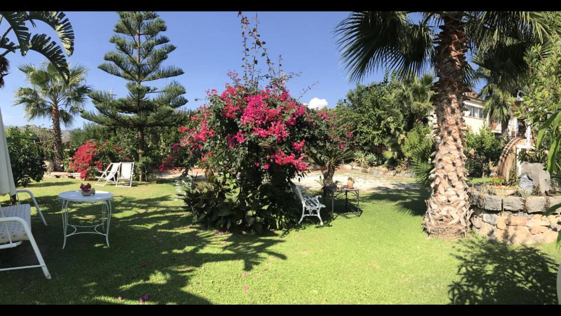 La Capanna Di Giuseppe E Maria Bed & Breakfast Taormina Dış mekan fotoğraf